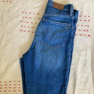 Madewell mom jean size 24